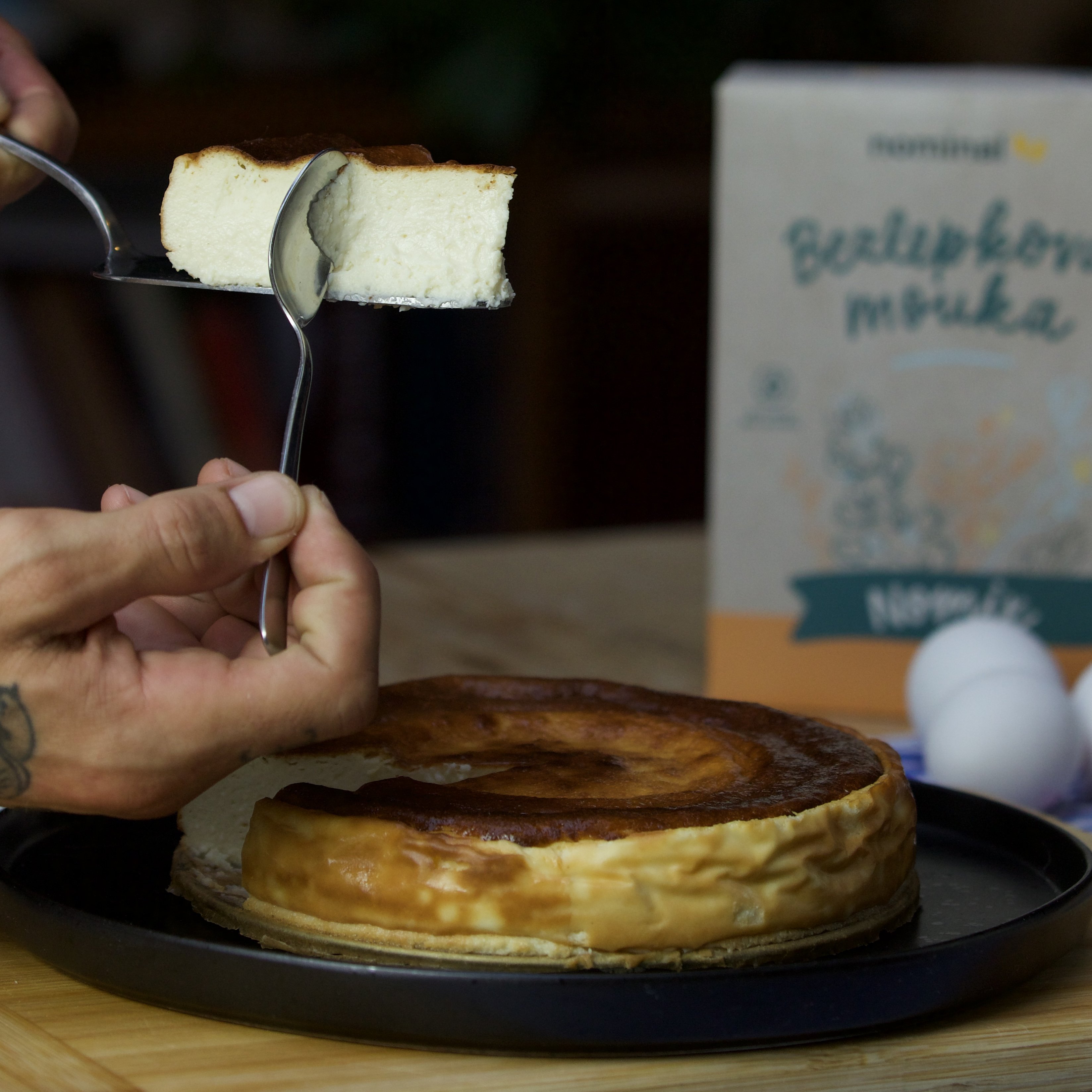      
          Basque Cheesecake z NOMIXu (bez lepku)
      