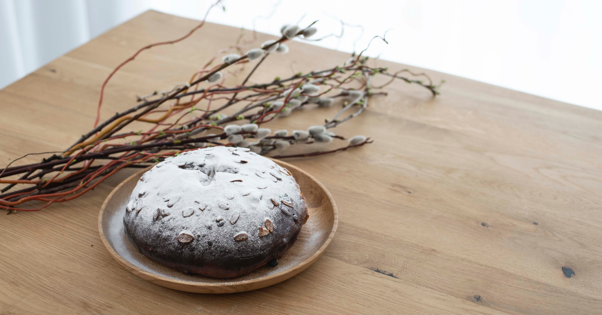 Sweet easter bread from spelt flour