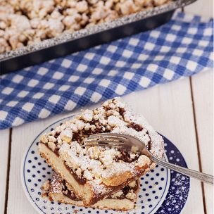 Owocowe ciasto drożdżowe na blasze ze śliwkami (bezglutenowe)