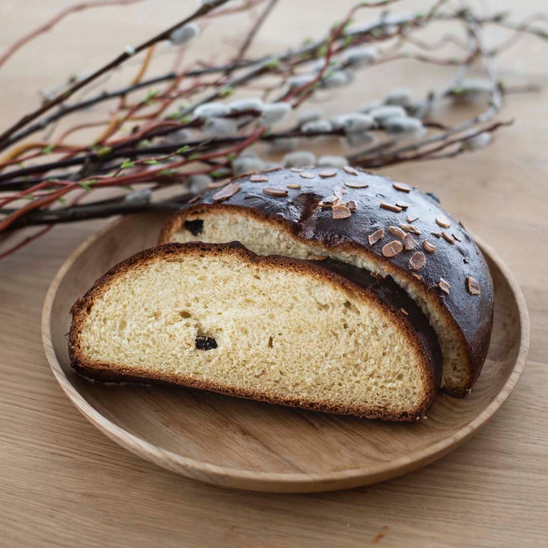 Sweet easter bread from spelt flour 